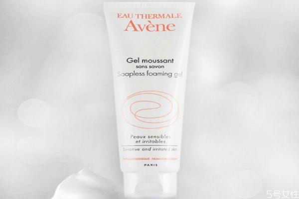 乳液放了一年还能用吗 乳液的作用是什么 乳液放了一年还能用吗 乳液的作用是什么