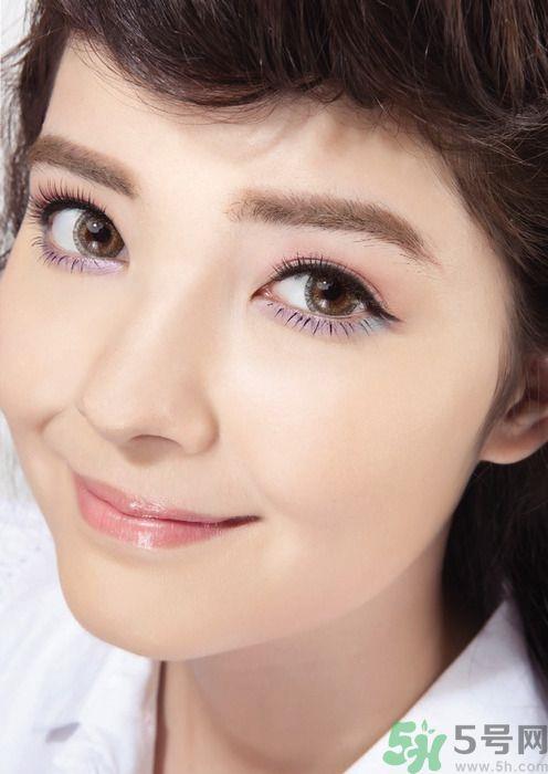 夏天怎么画眼妆?春夏系轻甜紫粉红花眼妆 夏天怎么画眼妆?春夏系轻甜紫粉红花眼妆