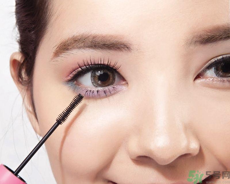 夏天怎么画眼妆?春夏系轻甜紫粉红花眼妆 夏天怎么画眼妆?春夏系轻甜紫粉红花眼妆