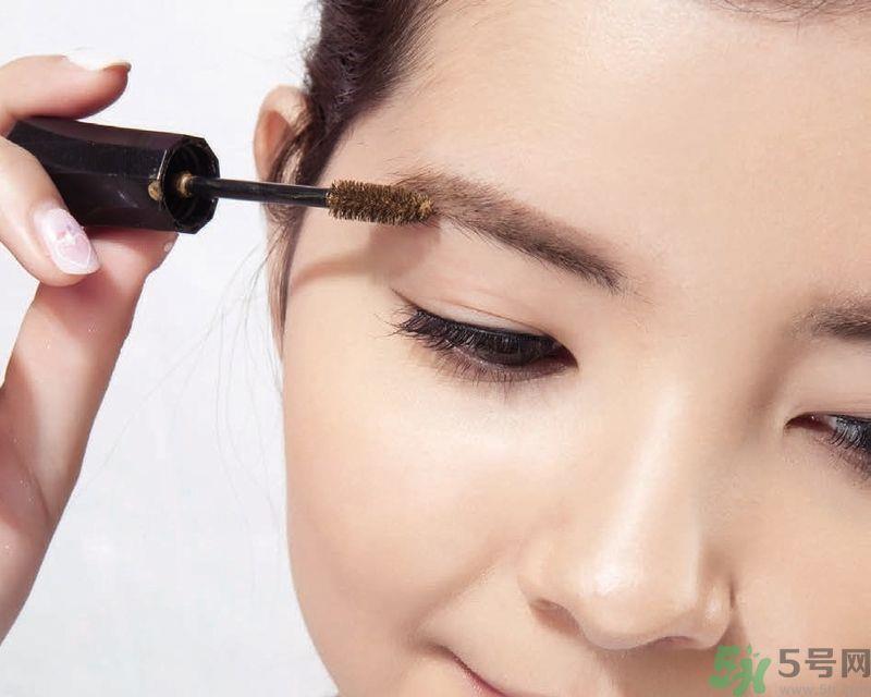 夏天怎么画眼妆?春夏系轻甜紫粉红花眼妆 夏天怎么画眼妆?春夏系轻甜紫粉红花眼妆