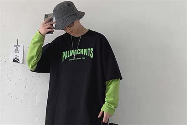 假两件卫衣配什么帽子好看 假两件卫衣搭配帽子图片 假两件卫衣配什么帽子好看 假两件卫衣搭配帽子图片