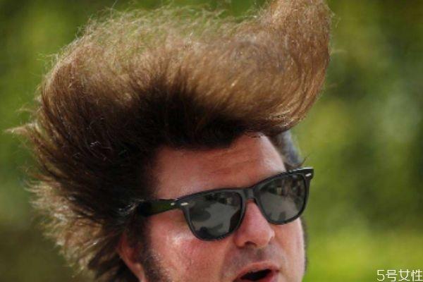 头发打蜡是什么意思 头发打蜡有什么好处 头发打蜡是什么意思 头发打蜡有什么好处