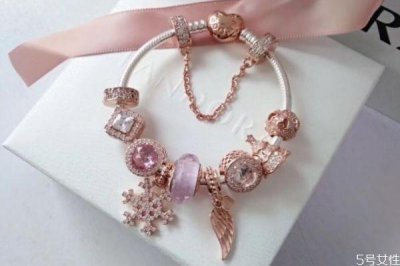 ​潘多拉哪个颜色最火 潘多拉手链哪个款式最经典