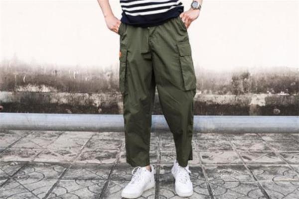 男生穿老爹鞋配什么裤子好看 男生老爹鞋搭配裤子图片 男生穿老爹鞋配什么裤子好看 男生老爹鞋搭配裤子图片