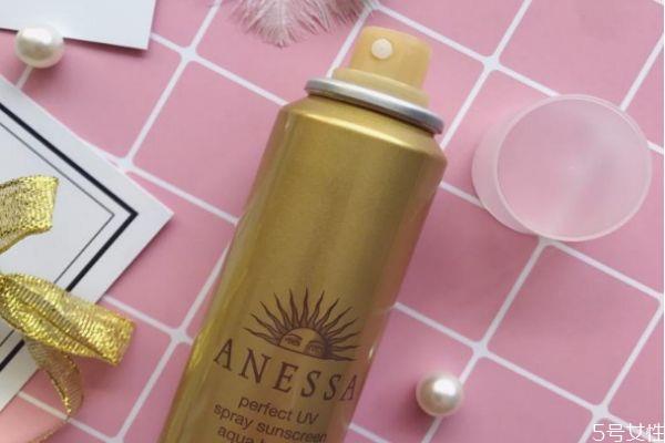 安耐晒喷雾可以直接喷脸吗 安耐晒喷雾的正确用法 安耐晒喷雾可以直接喷脸吗 安耐晒喷雾的正确用法