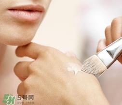 化妆后脸痒是怎么回事？化妆后脸痒怎么办？