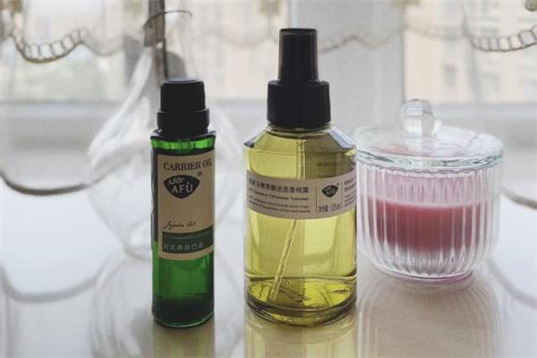 阿芙荷荷巴油怎么打开 阿芙荷荷巴油用前要热敷吗 阿芙荷荷巴油怎么打开 阿芙荷荷巴油用前要热敷吗