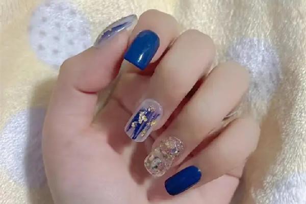 穿戴甲怎么分上下 穿戴甲戴着舒服吗 穿戴甲怎么分上下 穿戴甲戴着舒服吗