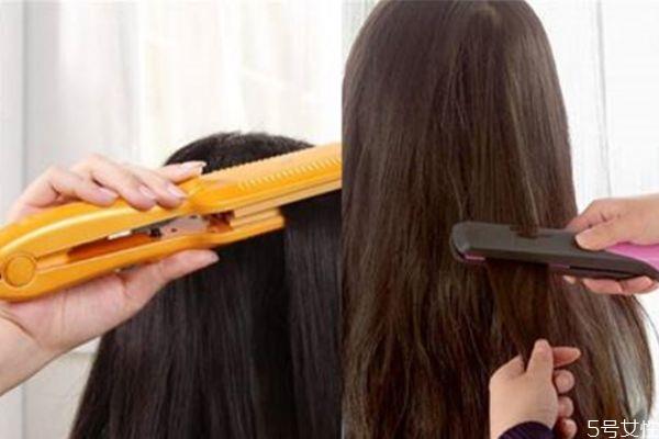 头发分叉怎么回事 头发分叉怎么回事