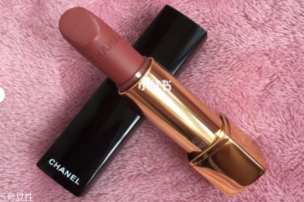 香奈儿62适合黄皮吗 香奈儿62号口红多少钱价格 香奈儿62适合黄皮吗 香奈儿62号口红多少钱价格