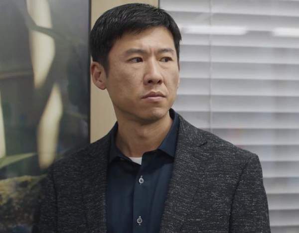 凡人歌那伟被公司开除了吗?相关剧情介绍