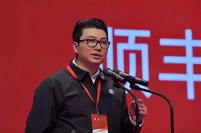 ​上海第一富豪诞生了，控制4家上市公司，坐拥1450亿的个人身家