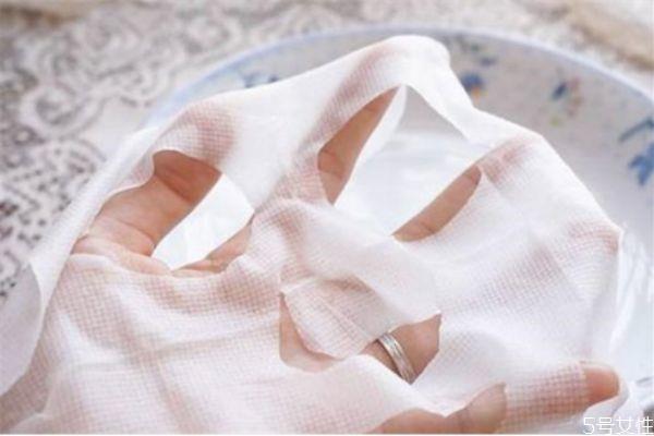 敷完面膜可以直接化妆吗 敷完面膜后多久上妆好 敷完面膜可以直接化妆吗 敷完面膜后多久上妆好