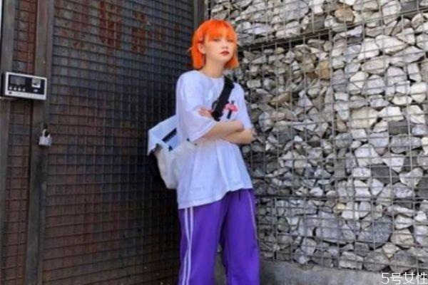 橙红色头发显皮肤白吗 橙红色头发显老气吗