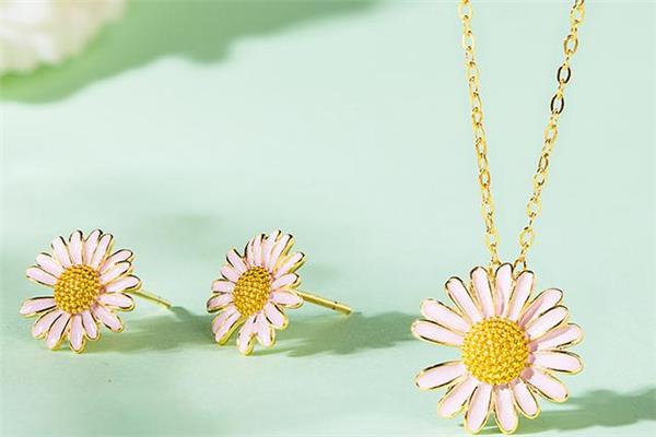 银时代小雏菊项链怎么样 银时代小雏菊项链好看吗