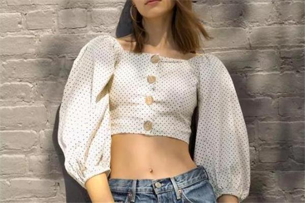 泡泡袖上衣什么款式好看 泡泡袖上衣搭配图片