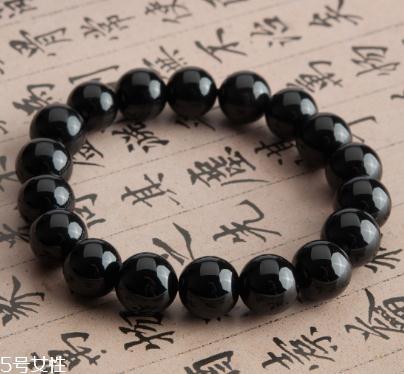 黑玛瑙手串多少钱？黑玛瑙手链市场价格