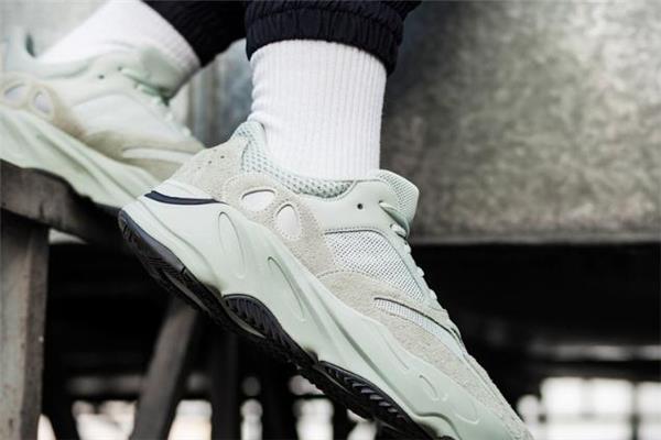 yeezy 700 salt海盐开箱测评 上脚非常棒