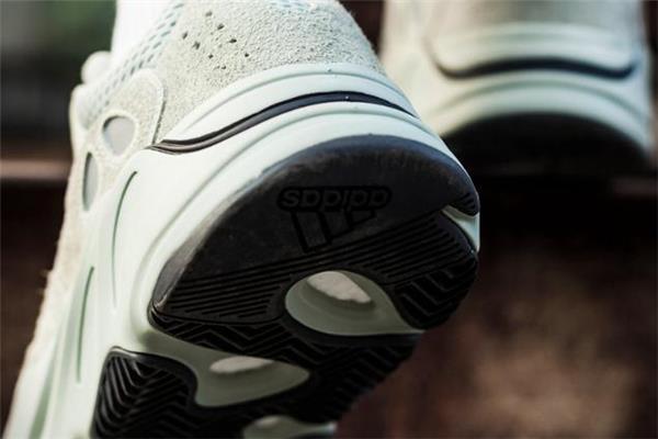 yeezy 700 salt海盐开箱测评 上脚非常棒