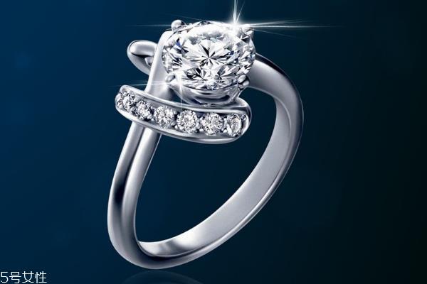 铂金戒指怎么鉴定真假 要学会分辨 铂金戒指怎么鉴定真假 要学会分辨