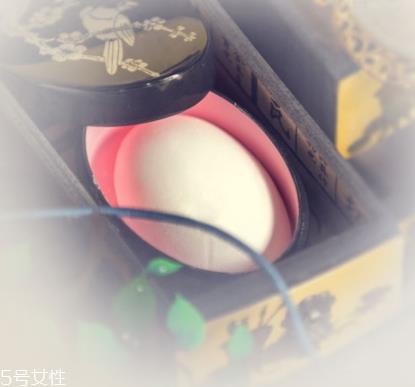 散粉和蜜粉的区别 概念上有所重合