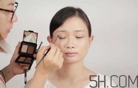 性感妆容怎么画 性感妆容的画法