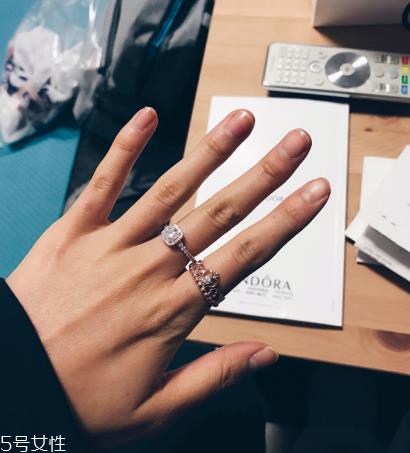 戒指发黄怎么办?戒指发黄是什么原因 戒指发黄怎么办?戒指发黄是什么原因