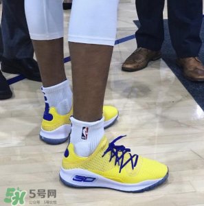 ​under armour curry 4 low warriors什么时候发售？