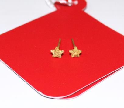 黄金耳钉怎么清洗 这样才能更闪亮