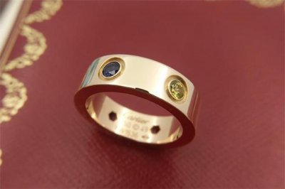 ​卡地亚彩宝戒指多少钱 别具一格的彩色宝石