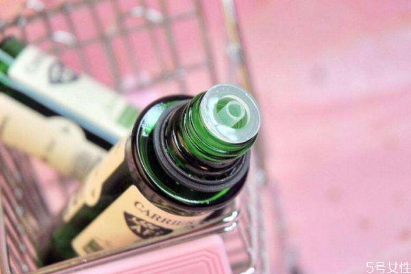 阿芙荷荷巴油去黑头的方法 阿芙荷荷巴油怎么去黑头 阿芙荷荷巴油去黑头的方法 阿芙荷荷巴油怎么去黑头