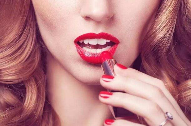 口红可以天天涂吗 口红天天涂有害吗
