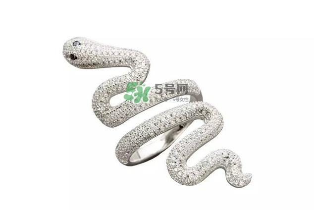 霉霉同款蛇形戒指多少钱?霉霉同款蛇形戒指价格 霉霉同款蛇形戒指多少钱?霉霉同款蛇形戒指价格