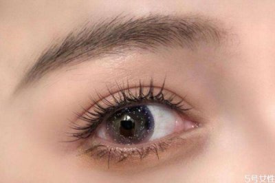 ​假睫毛可以用睫毛膏吗 使用假睫毛注意事项