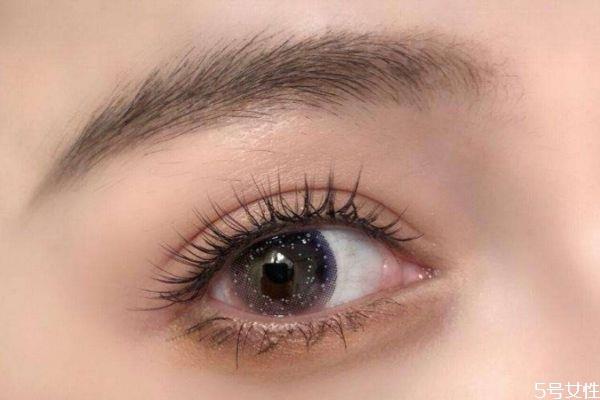 假睫毛可以用睫毛膏吗 使用假睫毛注意事项 假睫毛可以用睫毛膏吗 使用假睫毛注意事项