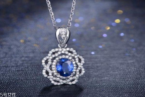 蓝宝石有什么注意事项呢 蓝宝石有什么禁忌吗 蓝宝石有什么注意事项呢 蓝宝石有什么禁忌吗