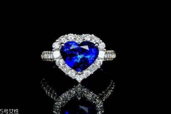 蓝宝石有什么注意事项呢 蓝宝石有什么禁忌吗 蓝宝石有什么注意事项呢 蓝宝石有什么禁忌吗