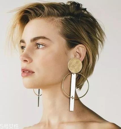 耳环取不下来怎么办？耳环取不下来解决方法