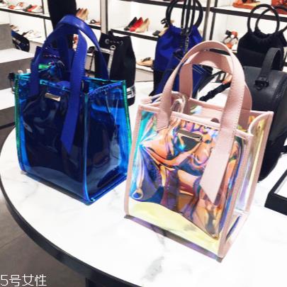 小ck镭射包在哪里买？charles keith镭射包在哪能买到