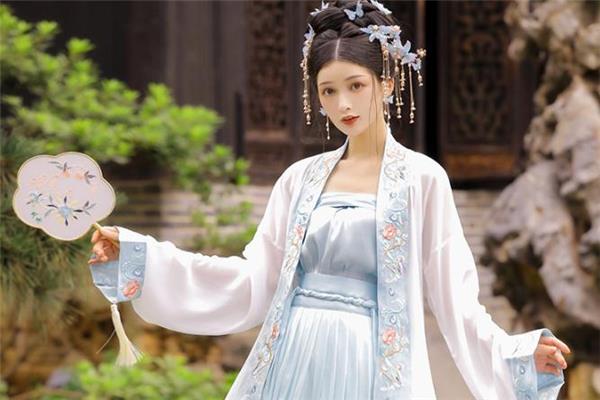 穿汉服怎么扎头发 穿汉服不能披头发吗