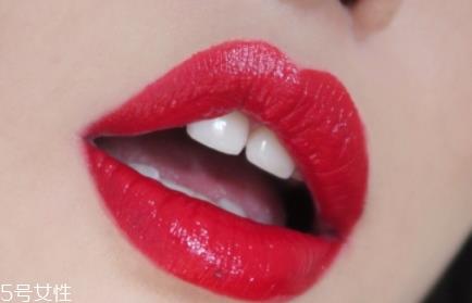 娇兰臻彩宝石唇膏25试色 娇兰25号口红挚爱冰冰红 娇兰臻彩宝石唇膏25试色 娇兰25号口红挚爱冰冰红