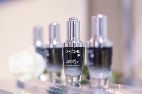 兰蔻小黑瓶为什么用了脸上有点刺痛 兰蔻小黑瓶对肌肤有刺激吗