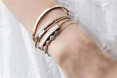 ​莫妮卡手链是奢侈品吗 莫妮卡手链怎么样