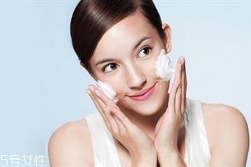 不同肌肤的护理方法 补水保湿最关键