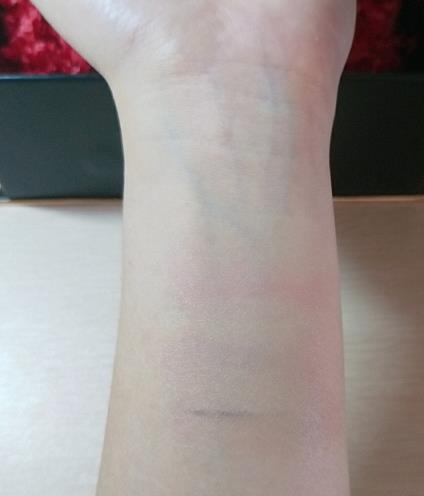 bobbi brown芭比波朗和阿玛尼粉底液哪个好 bobbi brown芭比波朗和阿玛尼粉底液哪个好