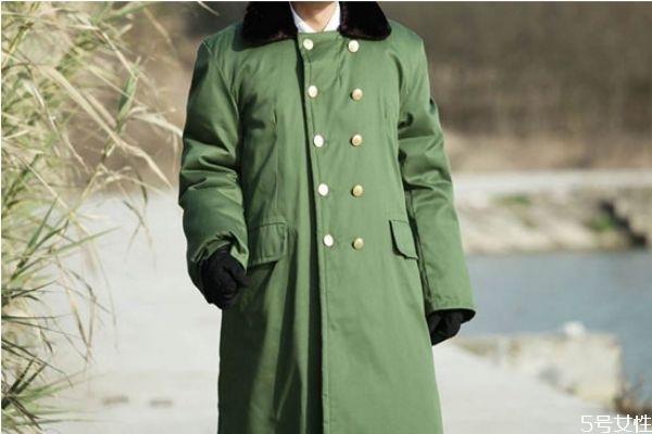 军大衣是哪里生产的 军大衣冬天穿出去违法吗 军大衣是哪里生产的 军大衣冬天穿出去违法吗