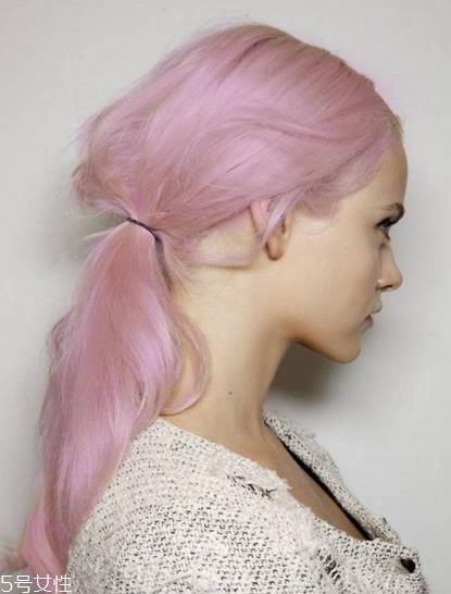 染粉色头发多少钱贵不贵 染粉色头发多少钱贵不贵