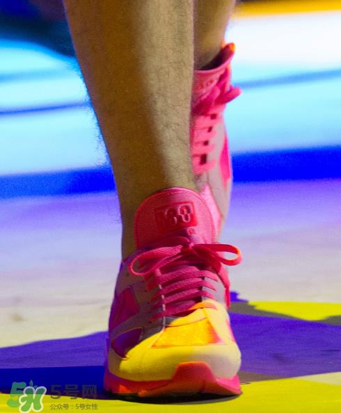 cdg与nike air max 180联名气垫运动鞋什么时候发售？