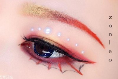 ​长期贴假睫毛好吗 经常贴假睫毛有什么危害