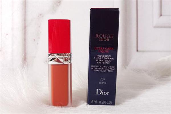 迪奥红管唇釉哪个颜色好看 迪奥红管唇釉有哪些颜色 迪奥红管唇釉哪个颜色好看 迪奥红管唇釉有哪些颜色